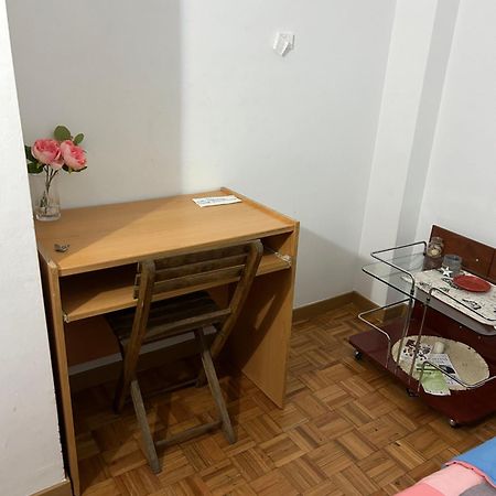Habitacion Doble En Figueres Appartement Figueres  Buitenkant foto